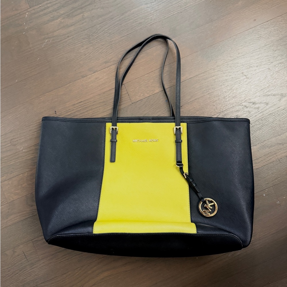 Michael Kors Center Stripe Medium Jet Set Travel Tote